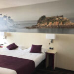 queen size bed prestige room - hotel ker moor sea view