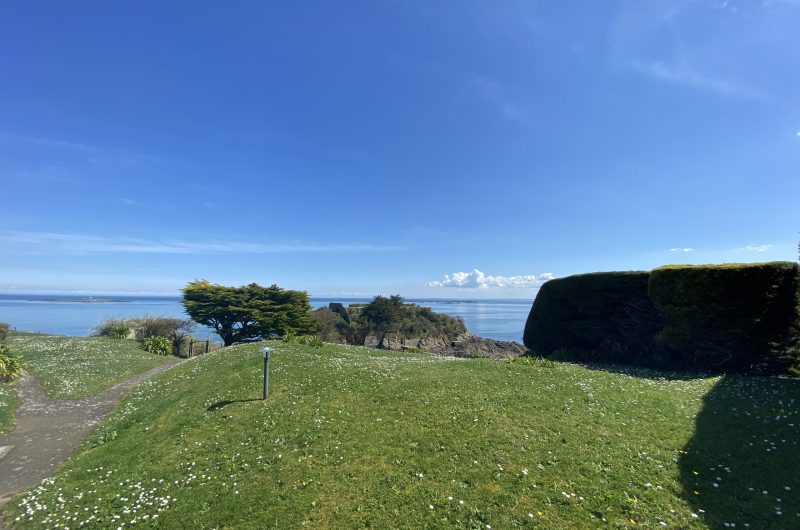 TERRACE FLAT WITH SEA VIEW